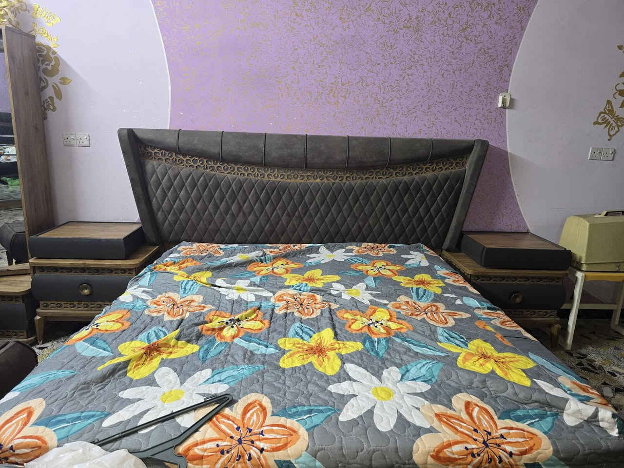 اغراض للبيع مكان زعفرانية ***********
