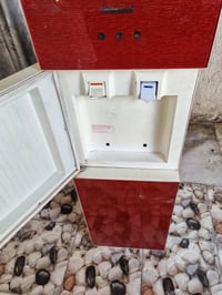 براد ماء نضيف للبيع عل فحص مكانة الدورة السعر 60 الف 07711906018