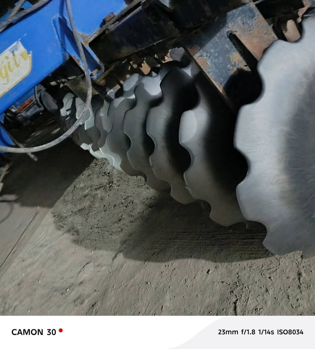 دسك للبيع 24 جاهز للعمل
***********
