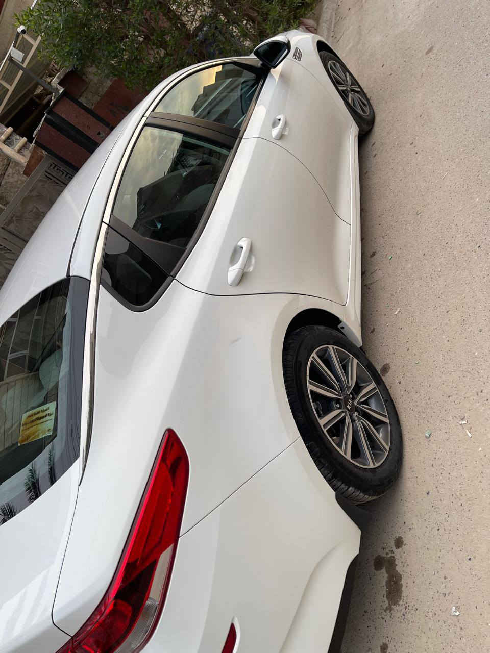 السلام عليكم كيا اوبتيما موديل 20 للبيع  السيارة خليجي شركه الدوليه موصفات محرك 2400 تحكمات حساس خلفي امامي السياره بيها صبغ بل جاملغ الامامي بدون حادث  السعر 186 لا ستفسار على الهاتف *********** وشكرا
