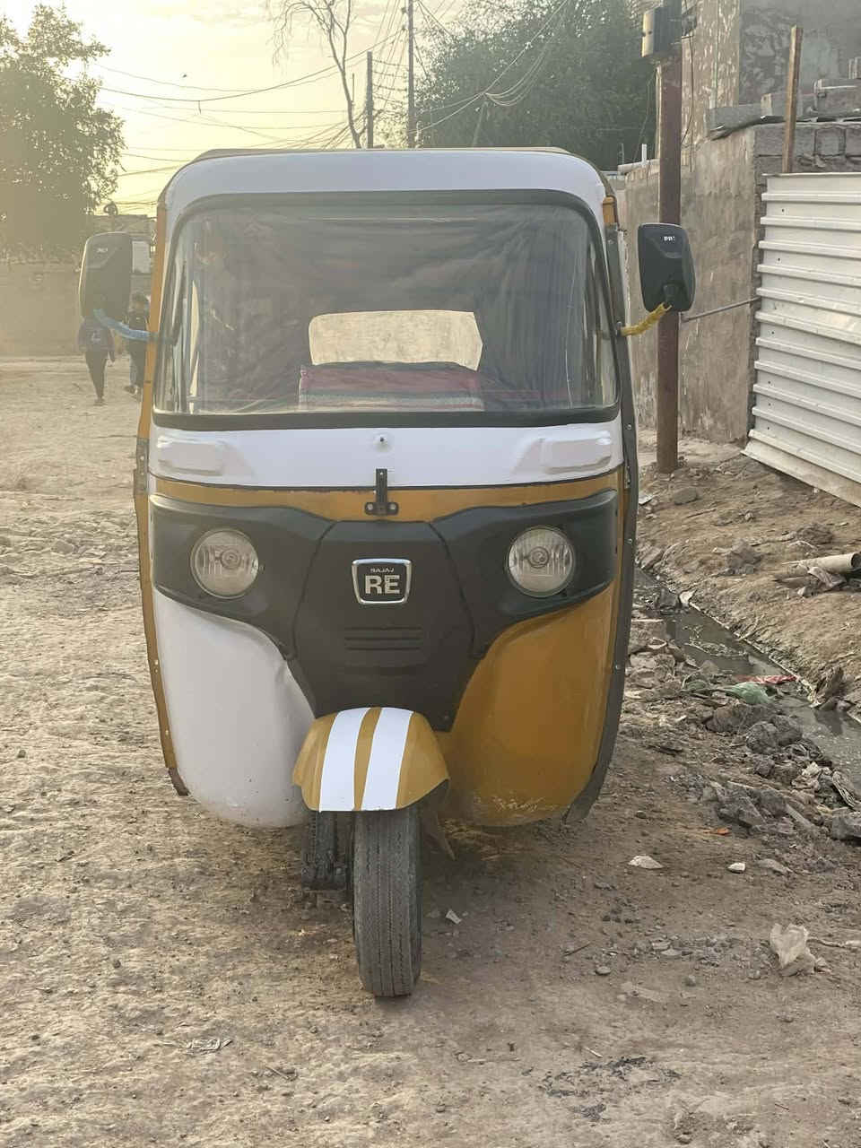 سلام عليكم تكتك للبيع موديل ٢١رقم وسنويه تحويل ثاني يوم تكتك بيها ضربه بل صفحه ومعمره صبغ عام مكينه تنقص سعر وبيها5800 مجال شراي هاذ رقم   بغداد النهروان‏‪0778 348 2080‬‏
