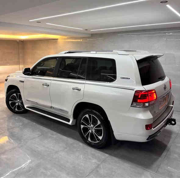 land cruser 2017 v8         /سعر 508   
لاندكروز ٢٠١٧ 
 بريم اصلي وايت ادشن 
🦅🦅🦅🦅🦅🦅🦅🦅V8  ٨ سلندر GX.R
ماشييه  73 الف
بصمتين موجود
تخم تاير دنلوب اصلي شركه جديد
سياره مكفوله كفاله عام 
دعاميه ل دعاميه بدون صبغ  بدون بارد  بدون شخط بدون تبديل 
٨ ارباك .شغال.يشاره لكزز.لايت اسود بلادي.٥ كاميرا. ٢ بصمه.كشنات كهرباي سكن و سايق. دبل ماوس.dvd بل قماره.تحكم سرعه. زراك ماي.حساسات.ثلاجه.يد باب نيكل.فوول مواصفات
سنويه رقم جديده
مكان سليمانيه
سعر ٥٠٨ $
***********📞📞 السليمانية
