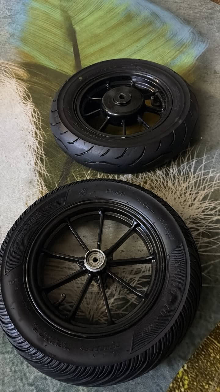 سلام عليكم
تخم ويل مشيف ماكس اصلي مال رمبه انظاف كلش
وياهن تايرات جلاتين اصليات


**إذا كنت صاحب هذا الإعلان وتريد حذفه لأي سبب، رجاءا أرسل رسالة إلى الدعم الفني**