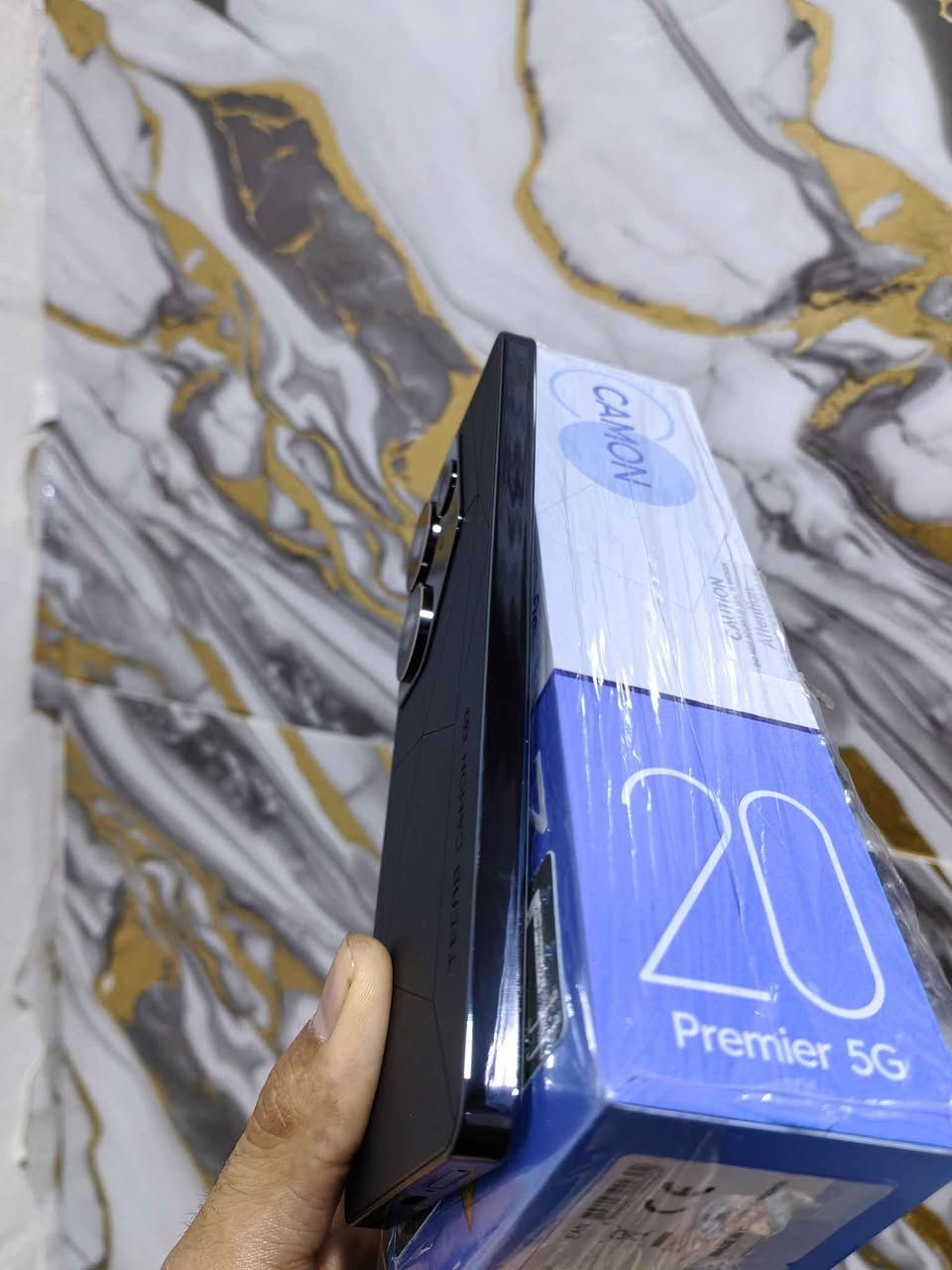 السلام عليكم للبيع TECNO CAMON 20 Premier 5G ذاكرة عملاقة 512 جهاز استخدام قليل جدا نضافته نضافة الجديد كامل ملحقات حتى سماعة موجوده ويه الملحقات جهاز وحش المواصفات السعر 400 وبي مجال مكاني البصرة *********** البصرة, العراق
