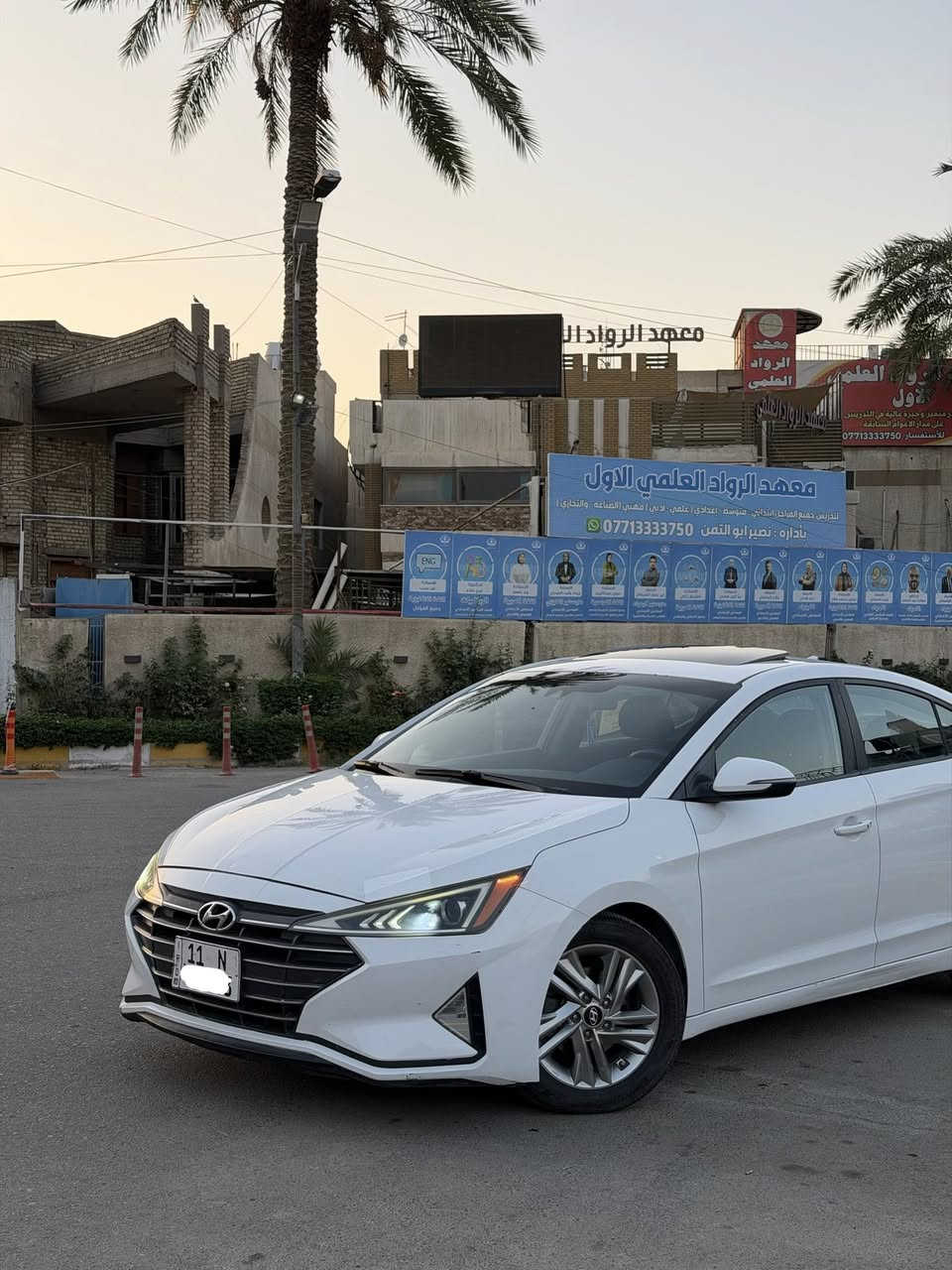 النترا 2019 فول مواصفات بچم كبس 
السعر ١٢٢ ورقه وبيها مجال بسيط 
محرك 2000 دوش جديد 
محرك كير صدر تبريد نضيفات 
بيها صبغ صفحة عكس السايق ( الضرر من امريكا الأبواب والجاملغ الأمامي ) 
شواصي ولغود مكفولات 
سلايد - بصمة - رادارت - نقاط عمياء - شاشة كاميرا - ترحيب - دواخل كاربون والسيارة فول مواصفات 
رقمها بغداد ب اسمي 
مكاني بغداد المنصور للاستفسار 
***********
***********
