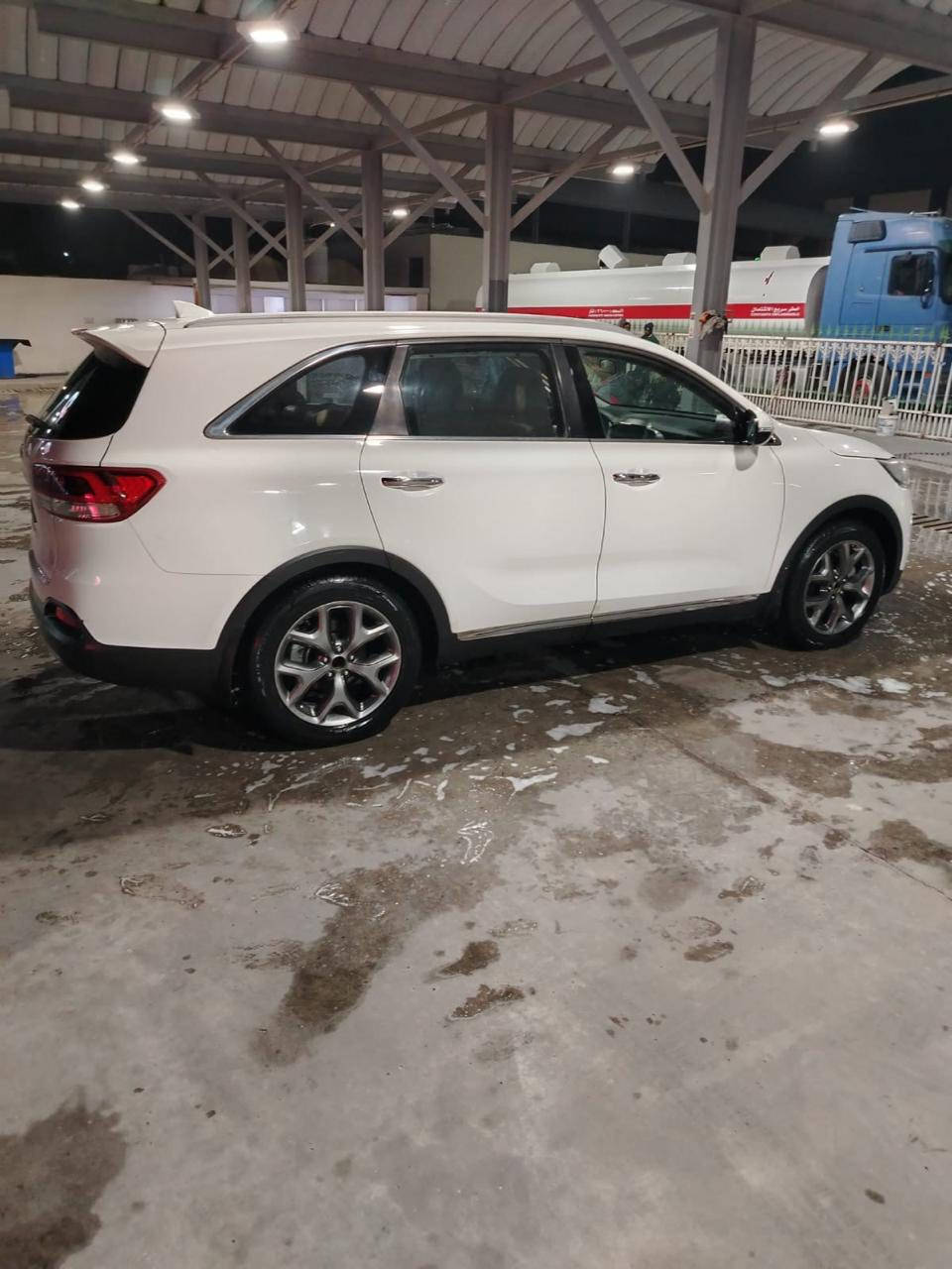 سورنتو خليجية للبيع موديل 16سياره كفاله عامه رقم اربيل مكينه اربع سلندر السعر 190وبيه مجال ***********
