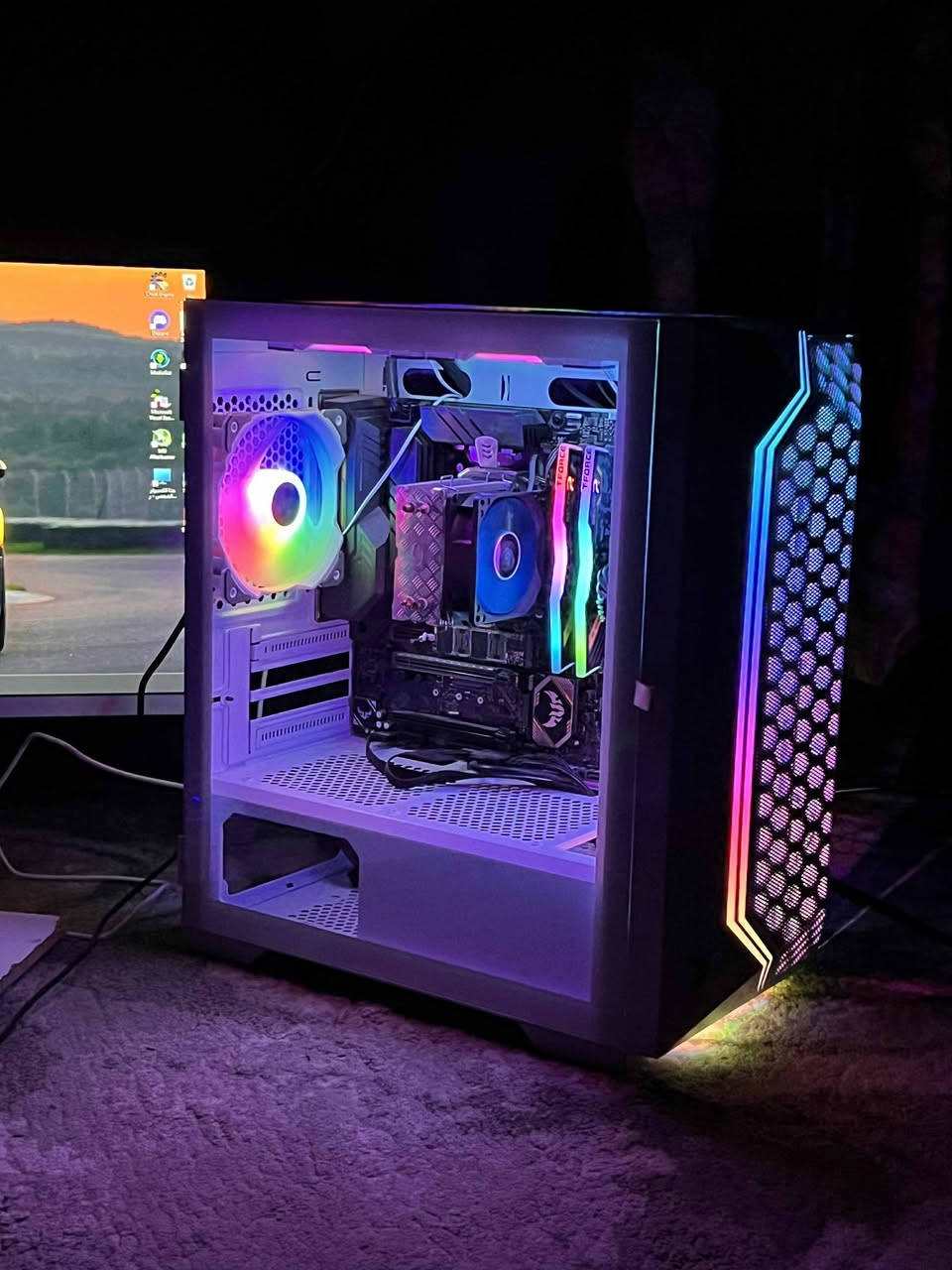 معالج رايزن 5 5650ge
كارت شاشه msi 1650 

بور سبلاي fsp 700 واط 

رامات من تيفورس 16gb 3600mhz

مذربورد asus b450 m pro النسخة الثاني اعلى شي

كيس من شركة زكماتك ميني و حلو لون ابيض

مبرد معالج من ديب كول هوائي حراره ممتازه مع استخدام المكثف 65 

هاردات عندك m.2 128 gb براند hikivition

وهارد 1tb wd ماركه ممتازه 
وهارد 500 ssd ماركه ممتازه 
السعر 575 
يجي وياها كيبورد ميكانيكي +
ماوس ماركه كول ديب كيمنك 
كامل الكيبلات توصيل شاشتك وشد كبل 
ويجي وياها حساب بيه لعبه راست وارما 3


**إذا كنت صاحب هذا الإعلان وتريد حذفه لأي سبب، رجاءا أرسل رسالة إلى الدعم الفني**