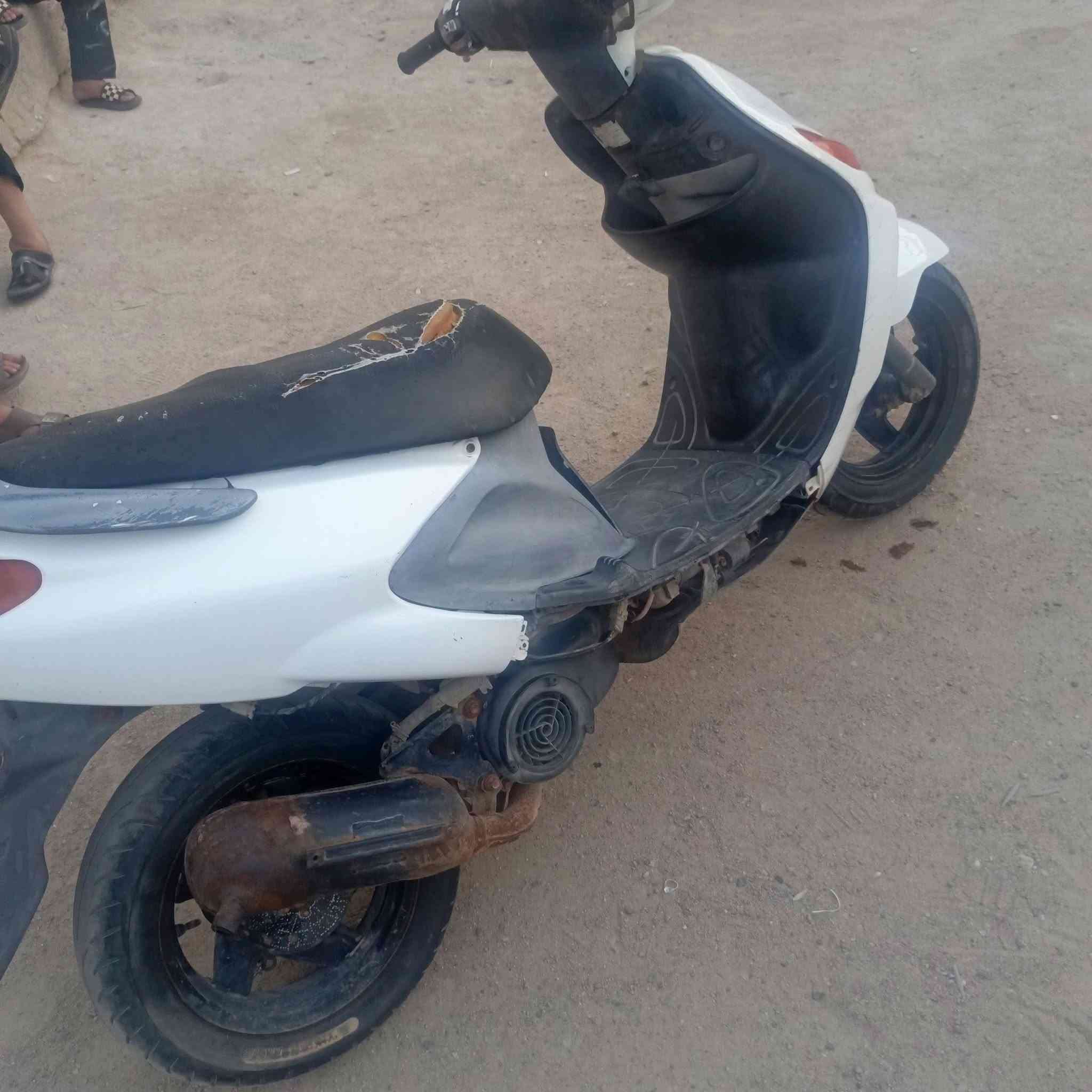 دراجه وزاوزه لبيع سعر 350بيها مجال مكاني كرمه علي ابوصخير +964 770 807 8597 دراجه نضيفه محرك مافتوح


**إذا كنت صاحب هذا الإعلان وتريد حذفه لأي سبب، رجاءا أرسل رسالة إلى الدعم الفني**