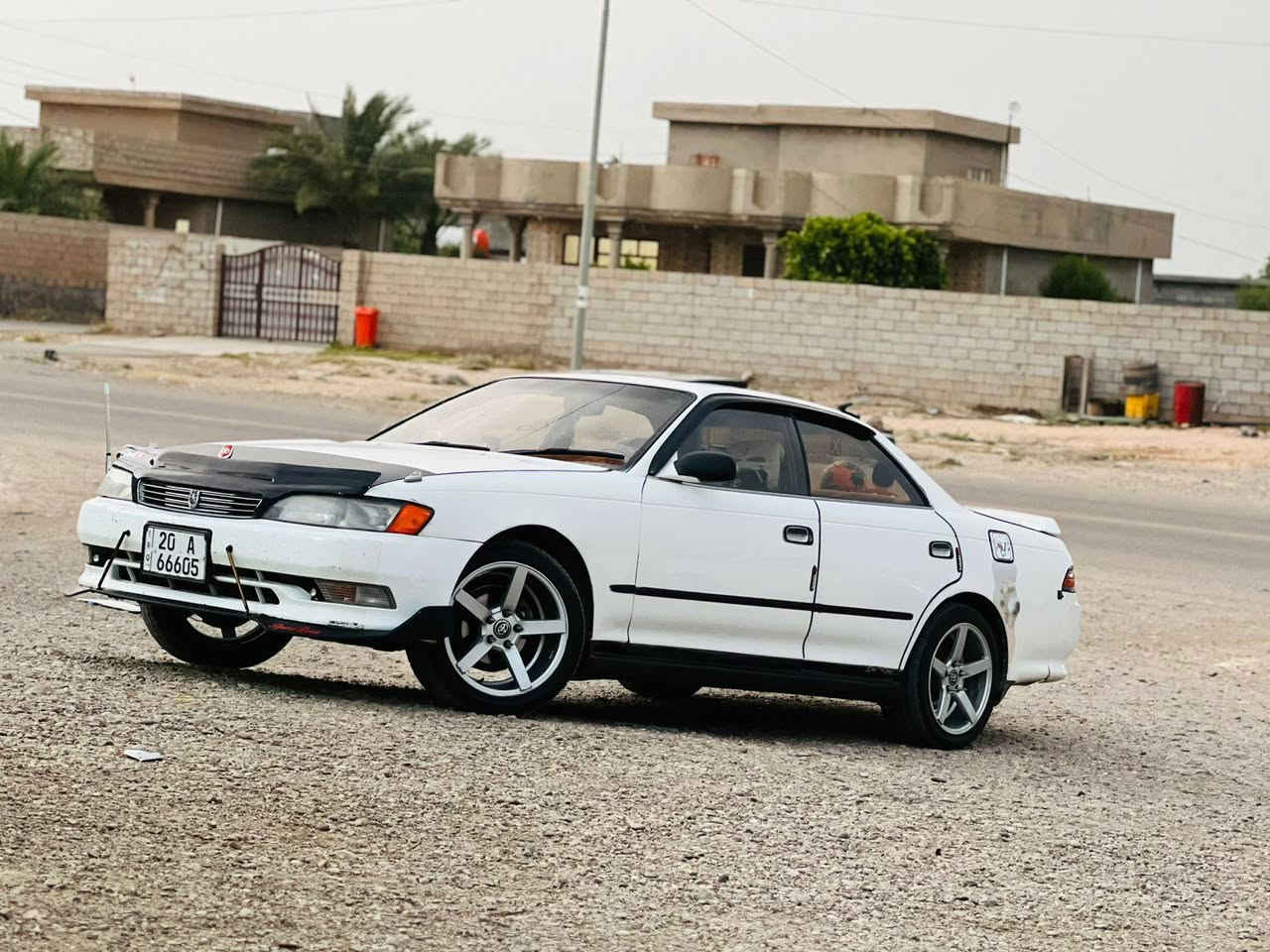 السلام عليكم للبيع فقط
سياره نضيفه محرك بطه 2ونص تبريد شغال تحكم ريمون 
دوشمه داخل شاشه السياره متعوب عليه كير محرك شرط السياره ماناقصه برقي شغل وطلع اترايك البصره
المكان اديالى سد حمرين ***********
//70//وبيه مجال اتصل ودلل
