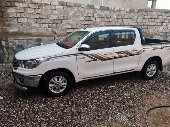 سلام عليكم ورحمة الله وبركاته عندي مرزي ٢٠١٨ فول موصفات رقم شمالي أربيل السياره جديده مال جناي ما تصرف عليه أربع السعر ٢٥٥ وبيه مجال الطيبين رقم الموبايل *********** مكاني صلاح الدين الشرقاط
