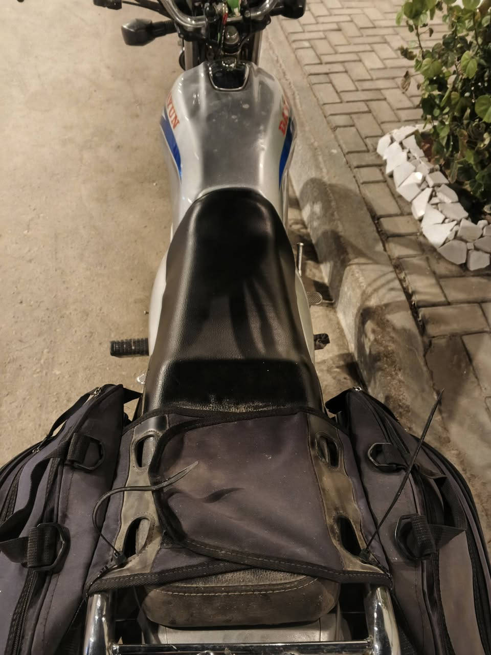 شباب رقم سنويه كفاله عامه كلشي لايت زينون بس لايت ب100 جنط صفاح هندر واحد كلشي شغال مكاني كربلاء


**إذا كنت صاحب هذا الإعلان وتريد حذفه لأي سبب، رجاءا أرسل رسالة إلى الدعم الفني**