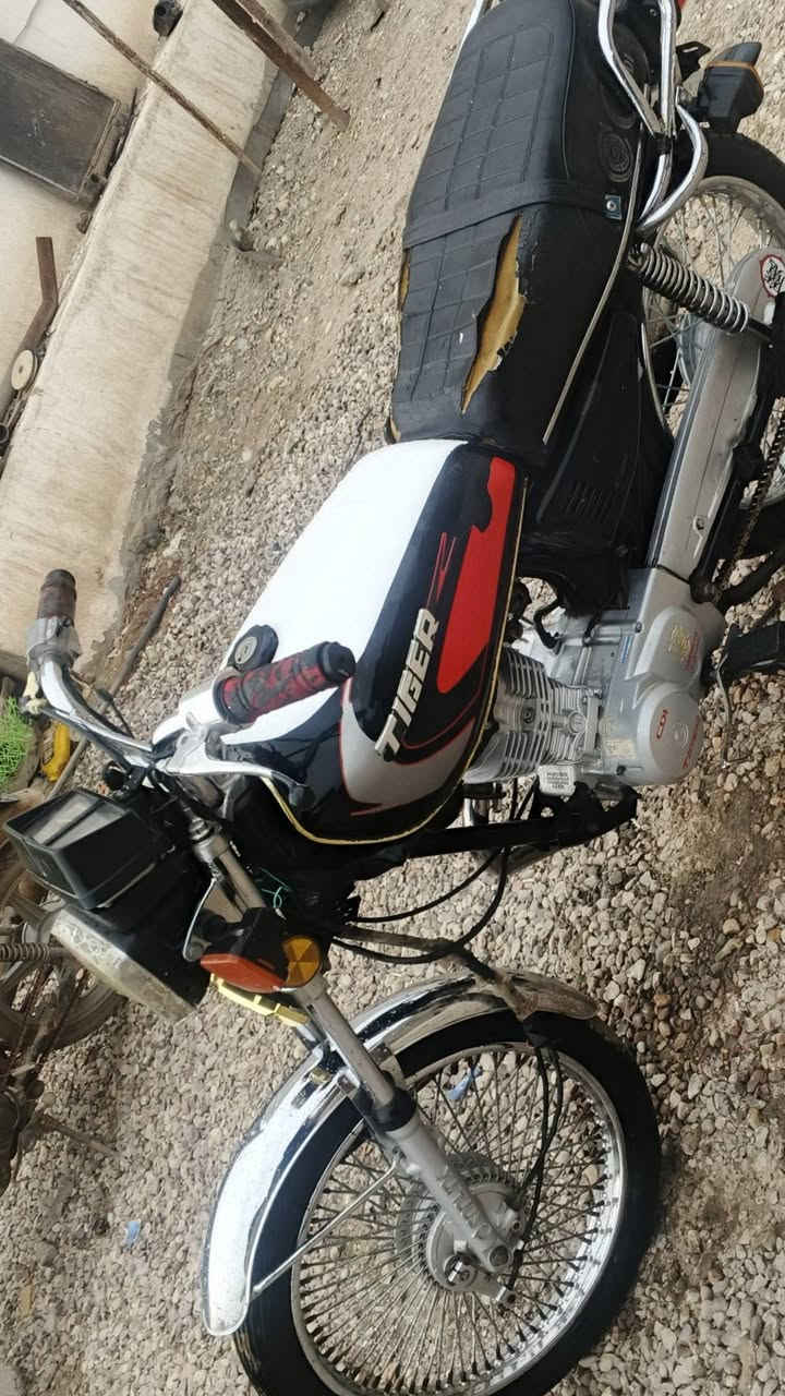 دراجتين للبيع مكفولات
تايكر موديل 21 أوراق محرك مكفول كهربائيات شغاله السعر 425 وبيه مجال 

سافان 5 كير موديل 20 أوراق اصولي ومنفيس كمارك مدفوعه محرك مكفول كهربائيات شغاله نقص سلف فقط السعر 450 وبيه مجال العنوان واسط قضاء العزيزيه *********** واتساب فيسبوك SMS
