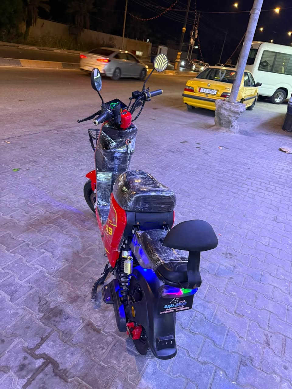 السلام عليكم دراجة البيع ار 9 الدراجة جديده تخبل خير من اللّٰه ما بيها اي نقص توني شاد باتري الحجم 33 اكب من 32 وخير من اللّٰه ما تصرف شحن تأخذها ما تصرف عليه ربع اللّٰه شاهد تجي و تشوف السعر 375 وبيها مجال حك الجيه ***********؟ مكاني بصرة

