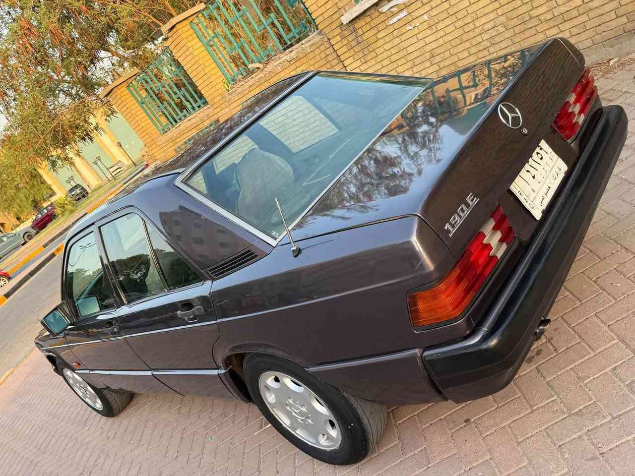 للبيع فقط 190 طيارين موديل 91 
بدون ضربه قواعد دبلات سليمات 
محرك وكير بلاديات 4 سلندر عنكبوت كير اوتو تبريد سياره بلاديه وجاهزه صبغ عام جماليه مكانه بغداد العطيفيه والسعر 55 ورقه 
رقمه كركوك مشروع وطني تحويل مباشر ***********
