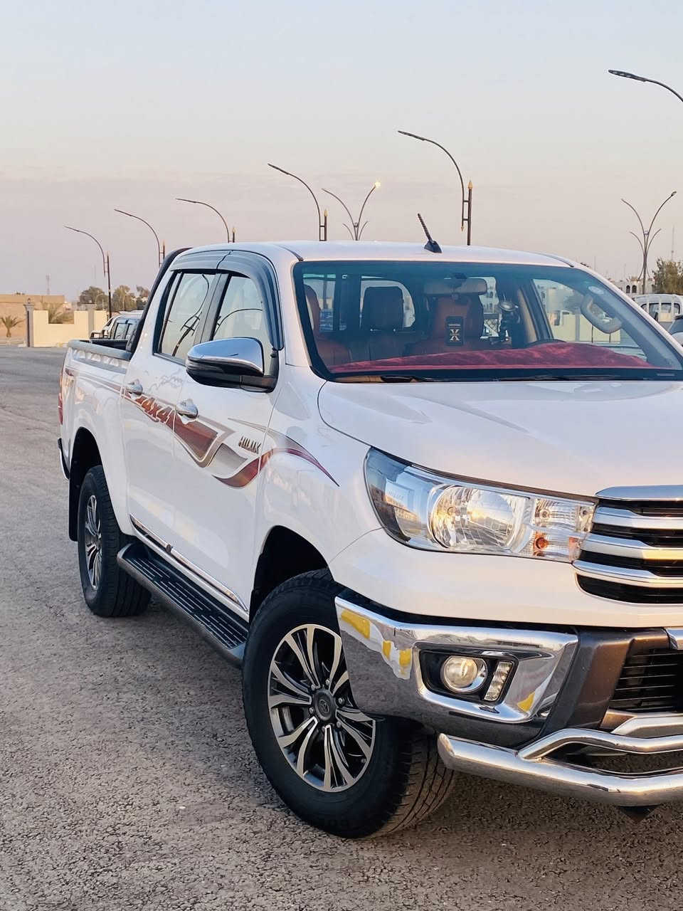 تيوتا هايلوكس فور ويل موديل 2018فول مواصفات  مكفوله كفاله عامة رقم اربيل تحويل مباشر
ألمواصفات: كويتي وكالة سيد نهرو
محرك:- 2700cc

4X4 دفع رباعي 
دخول ذكي
سويج 
شاشة
كامرة
حساس امامي
حساس خلفي
لايت زنون
بلوجكتر زنون
بك لايت لد
لد امامي زنون
تبريد قطعتين
جميع الزجاج اوتوماتك
تحكم مقود جهتين
منضومه دبل فيت بم اصلي 
نضام الـ ايكو
نضام الـ بور 
ملحقات السيارة كاملة
سستم ايرباك كامل
ويل كروم
مانع انزلاق
وباقي المواصفات المعروفه 
ماشية (167) وقابل للزياده 
بصمتين وياها مال شركة 
السياره مال جناي من ٢٠٢٠ عندي عل ايد شخص واحد 
السعر (270 ) وبيها مجال بسيط حك الجيه 
ماكطع سعر بل تلفون تجي شوفها وتشلع عيوني والي متعجبه السياره ان شاء الله يلكة الاحسن
مكاني لانبار عامريه الفلوجه 

(***********)
