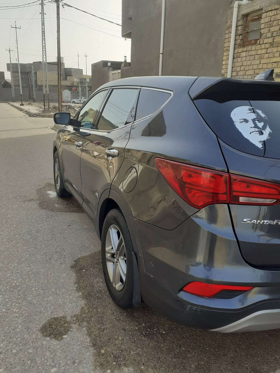 سلام عليكم هونداي سنتافيا موديل 2017 وارد أمريكي بيه قطعتين تبديل جاملغ وبنيد ما عابرات سياره جديده السعر 135 وبيه مجال رقم الهاتف ***********

