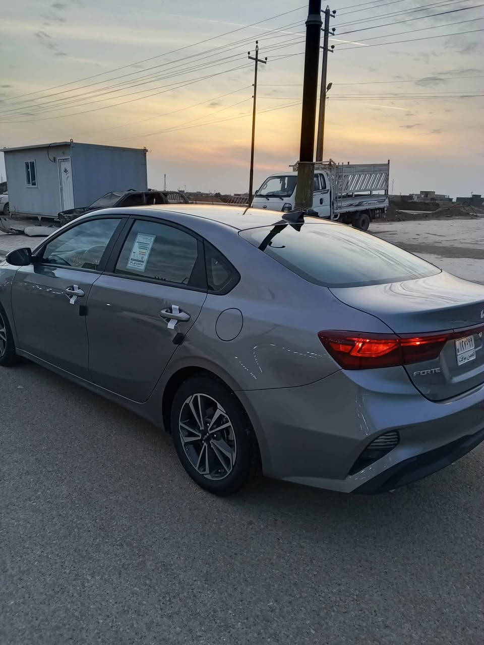 كيا فورتي 2024 للبيع
لون (رصاصي طوخ)
دخول جديد - تحويل فوري
 المواصفات :
• مكينة 2000 سي سي
• (Traction Control) مانع انزلاق
• نظام ثبات إلكتروني (ESC)
• مانع انغلاق الفرامل ABS 
• توازن الفرامل إلكتروني (EBD)
• كاميرا خلفية
• شاشة وسطية
• تحكم بالمقود
* الضرر موضح بالصور
• بدون دواخل
صور الحادث مرفقة للوضوح
السعر: 152 بيهه مجال 
عنوانها بالكوت 
 للاستفسار ***********
