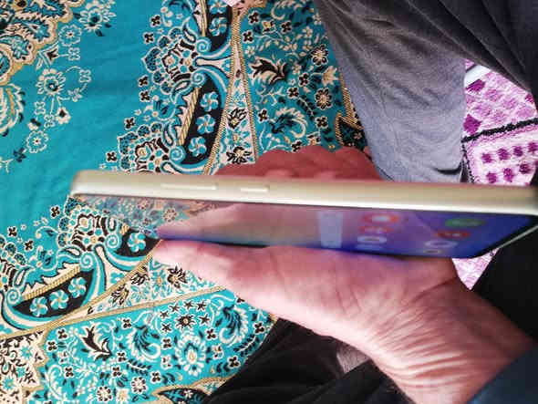 سامسونك a34 5g ذاكره 128/8 شاشه سوبر امولد بصمه بالشاشه صوت ستريوه مكفول من الفتح والتصليح بس الظهر رصعه خفيفه السعر 150 ومجاله قليل ***********
