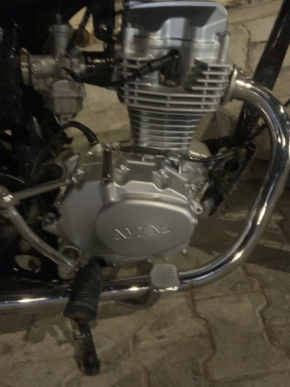 أربع مير كامله دراجه شاطي ١٨تمير جديد دراجهً خبل عوزه بس تانكي اصولي وكيله العارضي دراجه فقط بليته مابيه رقمً الشاصي نفس الوراق المكينه ٤تبديلت دهن دراجهً تخبل سعره ٧٥٠وبيهُ مجال للطيبين هاذ رقمي ***********وتساب موجود
