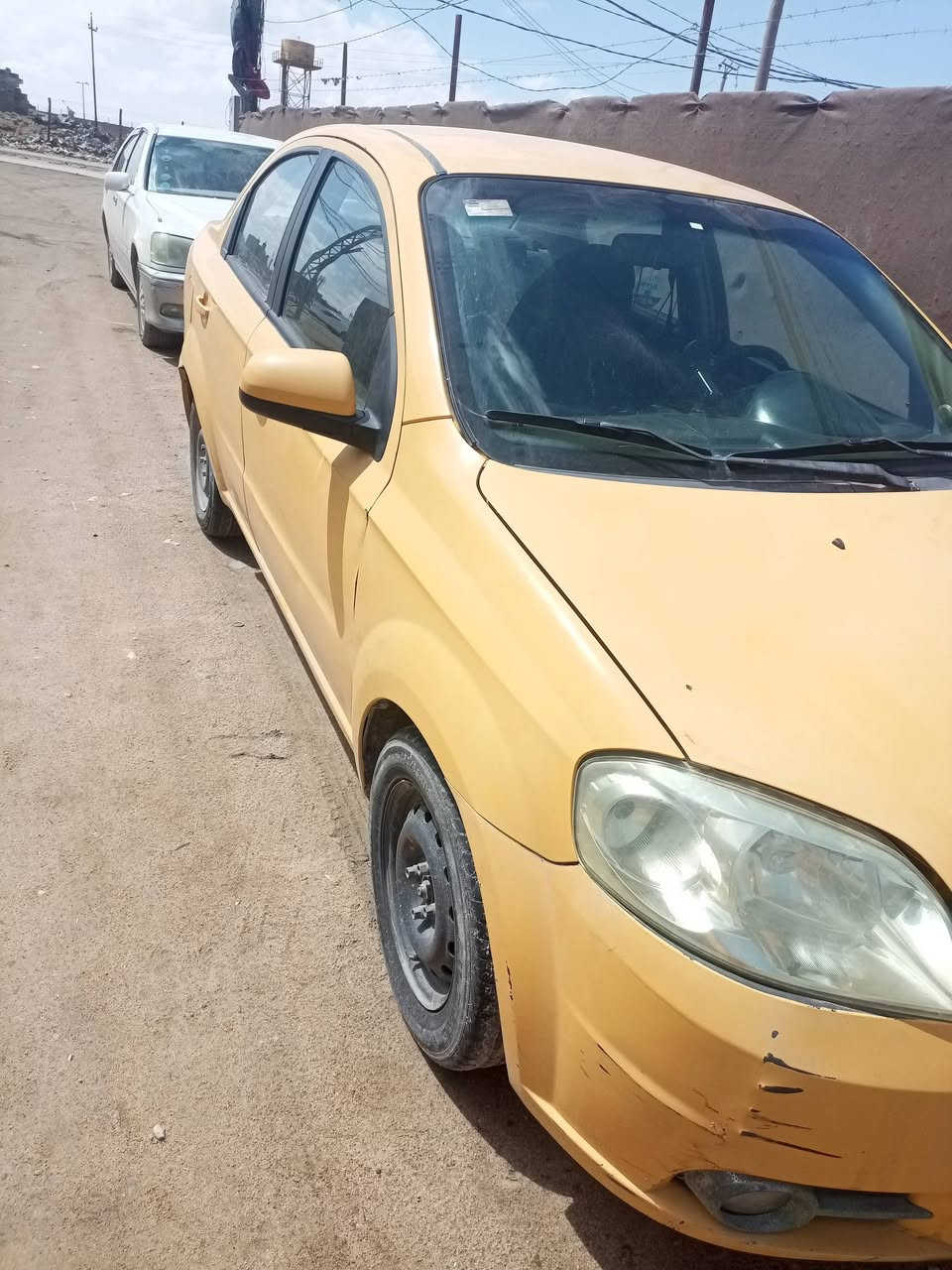 سلام عليكم افيو موديل 11 سياره مكفوله او جاهزه سياره مكفوله من كير او مكينه والله العضيم صارلي اقل من 10 ايام من شديتيلها مكينه تخم تاير جديد حداديه جديده تتفه كشنات كشن منفصل تتفه تبريد شغال بس عوزه غاز طار لين بدنه مكينه جديده غرامات ماعليها الف دينار راعيها موجود  انسان طيب شوكت متريد اسويها انكليزي هوه موجود سعرها 35 او بيها مجال قليل ‏‪***********‬‏ واتساب مجود
