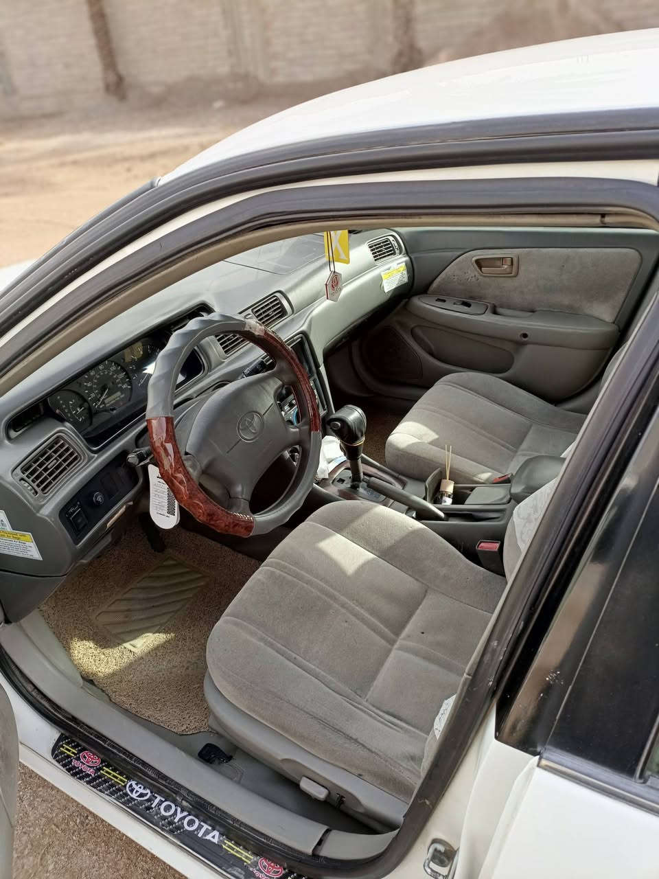 السلام عليكم كامري 99 محرك 4
رقم بغداد دولي باسمي للبيع أو مراوس حسب 

سياره بيها صبغ قطع بدون معجون أو ضربه 

سياره تخم تاير جديد سياره نضيفه جدآ 

 ***********
