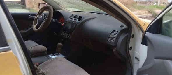 سلام عليكم للبيع نيسان ايلتمه 2009 ابيع ع حادثه رقم بغداد تحويل  مباشر السعر 40والاستفسار ***********
