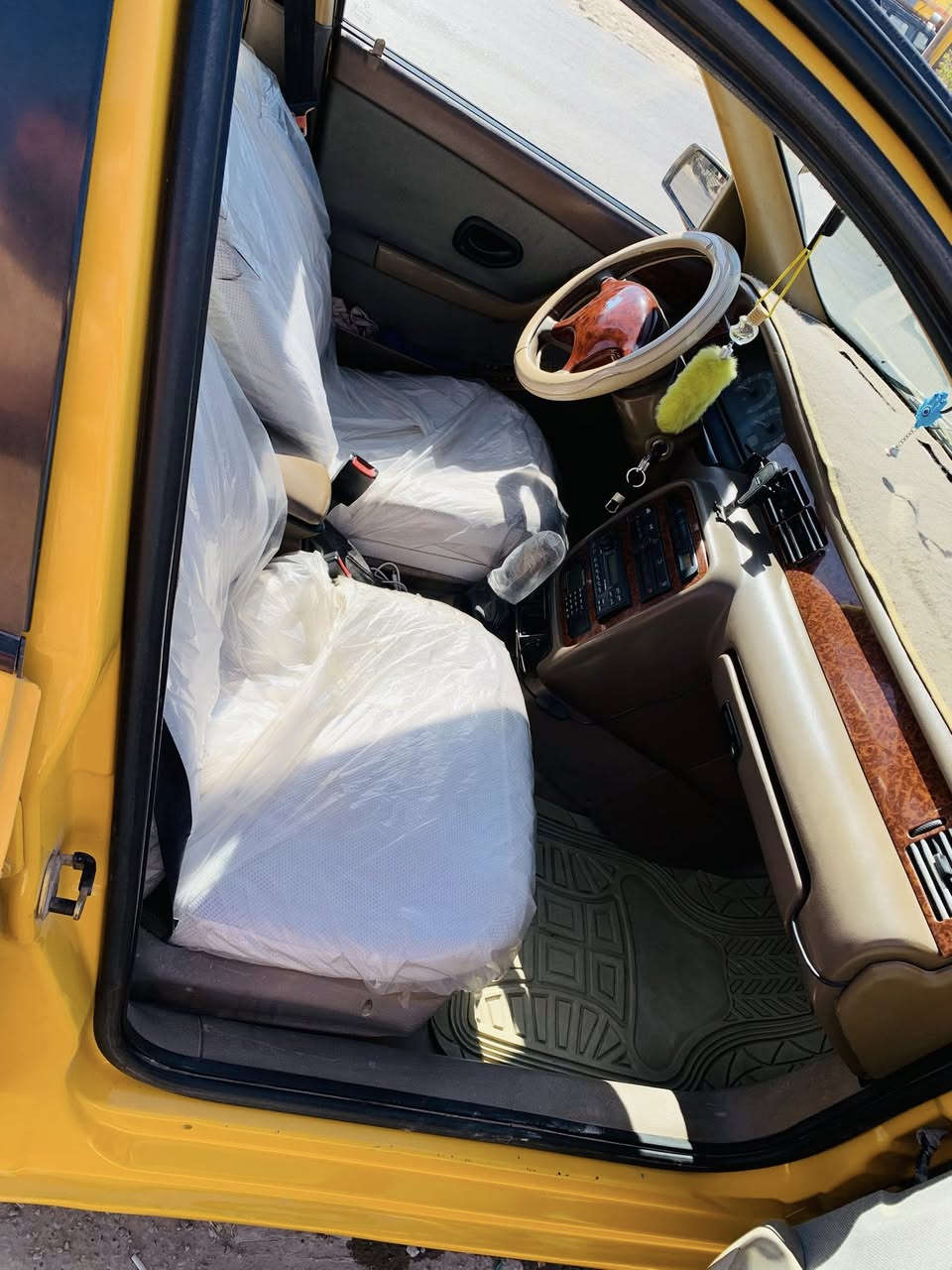 السلام عليكم سمند2010 داخل بيجي سياره خير من الله سياره تخم تاير تبريد  سياره جاهزه من كلشي بسمي  
ارقام نگليزي السعر. 33 وبيه مجال مكان السياره بغداد
قرب مجمع بسمايه *********** ابو سند
