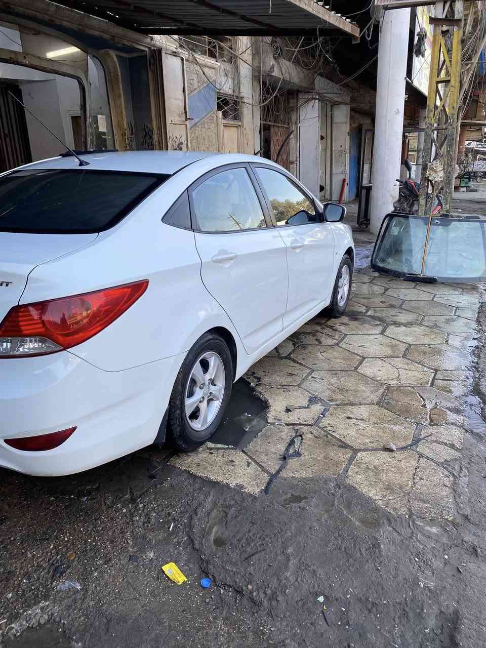 اكسنت2012 خليجي   محرك 1600  دوش

اشاير مري 
تحكم ستيرن 
رقم السليمانية انكليزي 
تخم تايرات جديد  
بيه صبغ الدوسات تكحيل  الباب الأيسر 
مكاني بغداد
***********
