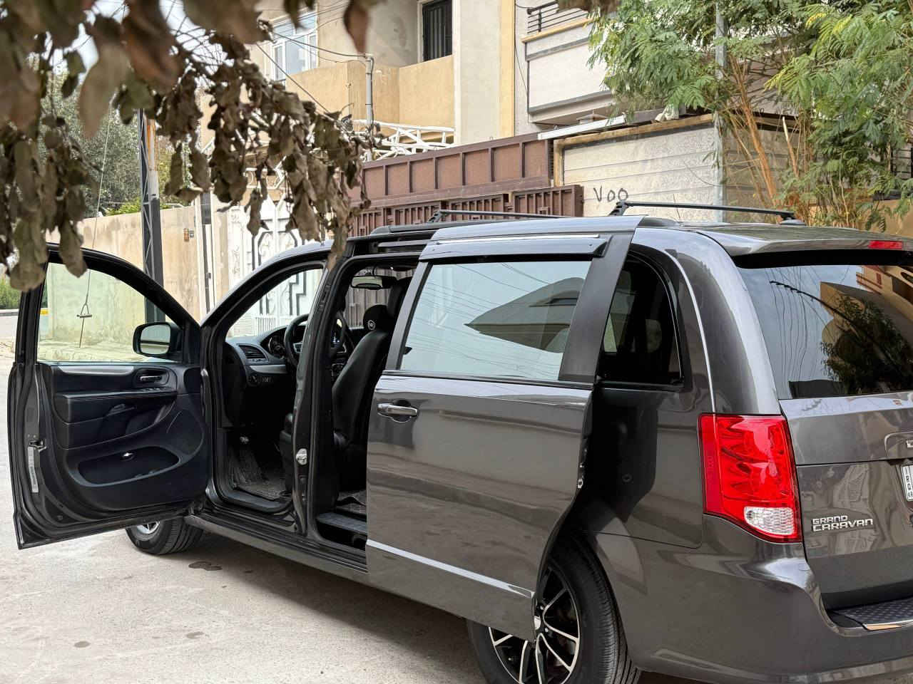 💠للبيع دوج كرفان موديل 2018 كلين بدون صبغ

💠لون السيارة نفطي

💠رقم دهوك دولي

💠سنوية صالحة 2030

💠محرك وكير شرط

💠صدر أمامي خلفي شرط

💠تبريد 3 قطع ثلج

💠كشنات سياحي بلع

💠تحكمات ستيرن

💠نظام تقليل صرفيات البنزين

💠الأبواب والصندوق كهربائي

💠جامات كهربائي

💠طخم اطارات جديد

💠سيارة ماشية 190 قابل للزيادة

💠كشنات امامي مع الستيرن هيتر

💠كاميرا مع شاشة

💠هيتر بل مرايا

💠تشغيل عن بعد

💠سيارة دوج GT وبكامل مواصفاتها الخيالية

💠تحكمات ستيرن مع شاشة عطلات

💠فرس ارضي وسقف 

💠السيارة جديدة حيل حلوة احلى من الصور استخدام شخصي مال بيت

💠شرط التحويل 

💠السعر 183 بيها مجال بسيط

📍مكان السيارة موصل حي الكندي الاولى

للتواصل على الارقام التالية باسم الحج خليل ابو علي

*********** آسيا

*********** كورك

نعتذر عن المراوس (بيع فقط) موصل, نينوى
