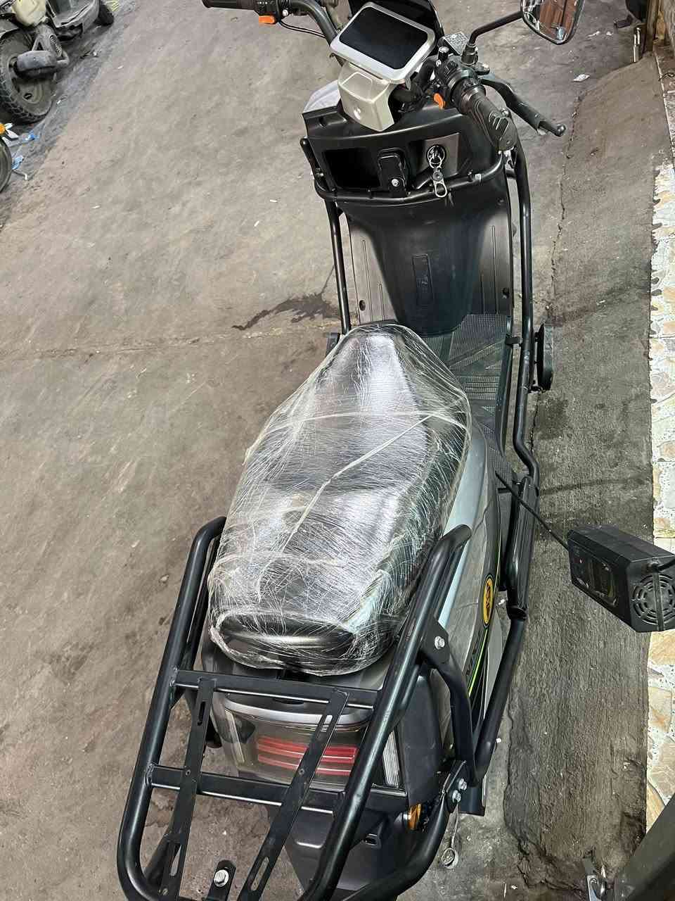 سلام عليكم دراجة للبيع  فول مواصفات
6 باتري كبير

 3 سرع

 بصمه تشغيل عن بعد 

مفتاح

ويل امامي خلفي  رياضي 

نظافة فول 

السعر 750 ألف وبيها مجال بسيط

العنوان بغداد البلديات 

***********📞☎️
