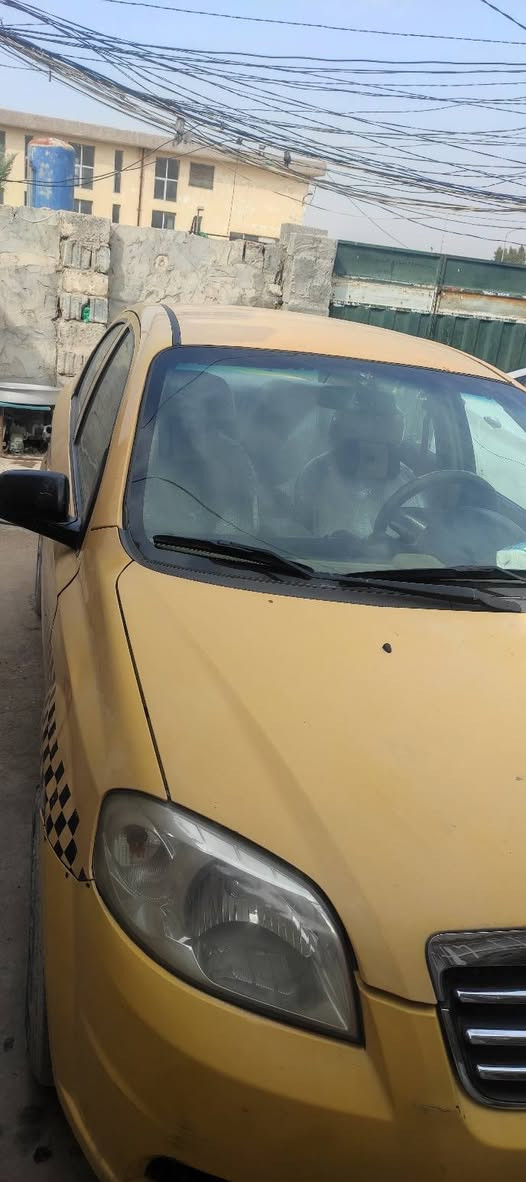 السلام عليكم ورحمه الله سياره افيو خليجي مفتوح موديل ١١ بسمي حائز ومالك السياره جاهزه من كلشي كير عادي استلام الشركه تبديل فقط الباب بجانب السائق فقط كير مكينه جدد سياره كلش حلوه *********** اثير ***********
