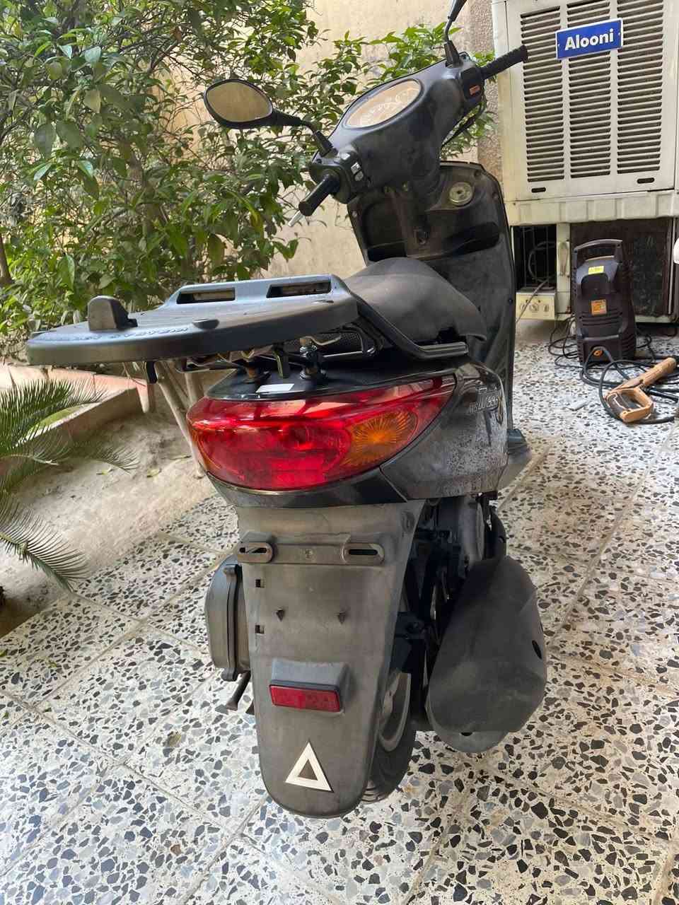 سلام عليكم للبيع دراجه اكزز مابيه كل نقص مكفوله سعر مليون و350وبيه مجال ***********
