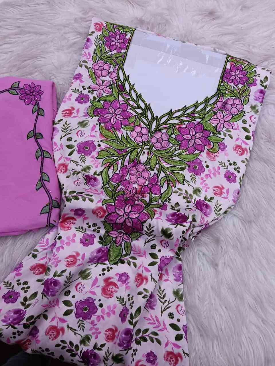 مخاوير ميلا براند
✅تصاميم والوان جديده ✅
مخاوير حرير اندنوسي خام vip 
تطريز محفر مع ستراس  وشيله
مخيييييط مخيططط
القياسات s-m-l-xl-xxl
قالب راهي يلبس فوك وزن ال 100 

 سعر الدرزن 300  الف  ✅

الـاسعار ثابته غير قابله للنقاش  والتخفيض ارجو عدم لاحراج  في ذالك ❌

اقل طلب نصف  درزن ✅


**إذا كنت صاحب هذا الإعلان وتريد حذفه لأي سبب، رجاءا أرسل رسالة إلى الدعم الفني**