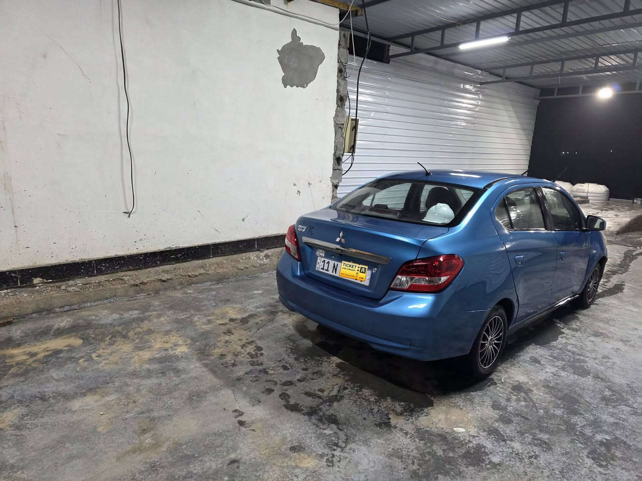 مسيوبوشي ميراج G4  ٢٠٢٠
رقم بغداد جديد وهزه وسنوية بأسمي
سعر ب ٧٧ ورقه وبيه مجال

المواصفات /
محرك ١٢٠٠ - ٣ سلندر اقتصادية جدًا 

Ecoنظام
 
نظام الاحتراق vvt 

شاشة اصلية مسيوبوشي بلوتوث

كامرة خلفية 

٤ مري تحكم كهربائي السايق اوتو

تحكم ستيرن 

تحكم مرايات

تثبيت سرعة كروز

مانع انزلاق Abs

تبريد ثلج - تدفئة

دوشمة كشنات 
——————————————-
الحادث/
 بنيد  وجاملغ 

———————————————-
مكان السيارة بغداد 
 
***********
