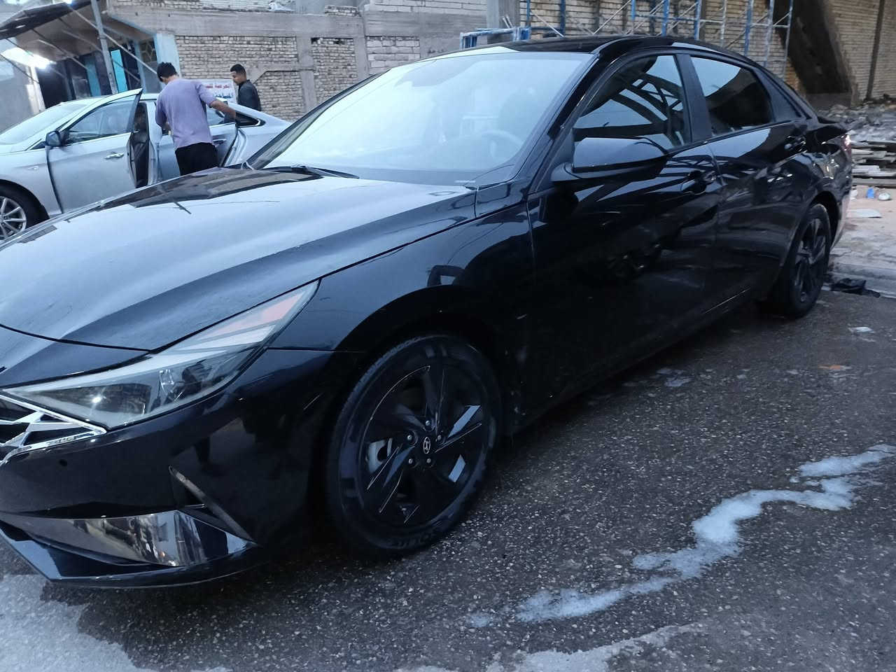 السلام عليكم النترا موديل 2023 هايبرد وارد امريكي 
حادثهه سياره  جاملغ صوب السائق والبنيد نفسه ما مبدلي 
 سياره فول عدل فتحه والجلد 
رادار
 بصمه 
تشغيل عن بعد 
تحديد سرعه 
قياده ذاتيه
بعد بيهه مواصفات 
صور حادثهه موجودات راسلني وبخدمتك 
استفسار اتصل 
***********
مكاني النجف الاشرف
السعر. 145 وبيهه مجال
