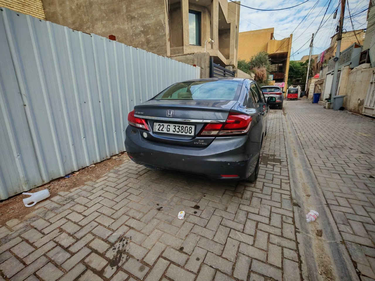 السلام عليكم
يرجى قراءة المنشور كاملاً.. 

هوندا سيفيك 2013 خليجي

Honda Civic 2013

ماشية 200 ألف، محرك، گير، تبريد، كهربائيات كلة سليم 👍

بيها جاملغ أمامي تبديل، حادث سطحي بدون اي دواخل

رقم أربيل

المكان بغداد، الزعفرانية 

ما بيها نقص انشالله جاهزة، عدا شغلات كمالية بسيطة،

باتري و زوج تايرات أمامي جدد

حدادية أمامية كاملة مصارلها 10 اشهر.

السعر: 95 ورقة مع المجال بعد المعاينة 

الرقم: *********** 

و بي واتساب
