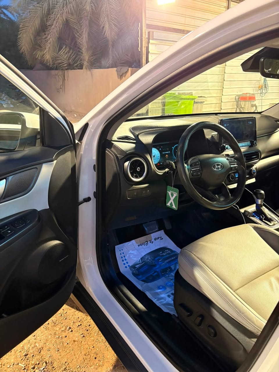 🚗 هيونداي كونا 2022 فل أوبشن (أعلى مواصفات من الشركة)
🔹 اللون: أبيض
🔹 أوتوماتيك – بنزين
🔹 الممشى: 75 ألف ميل

أبرز المواصفات:
✅ فتحة سقف
✅ عداد ديجتال كامل
✅ شاشة كبيرة + Apple CarPlay & Android Auto
✅ تشغيل بصمة + دخول ذكي (Smart Key)
✅ مقاعد جلد كهربائية
✅ كاميرا خلفية + حساسات
✅ مثبت سرعة
✅ نظام المحافظة على المسار (Lane Keep Assist)
✅ التحذير من التصادم الأمامي
✅ مراقبة النقطة العمياء
✅ LED أمامي
✅ جنوط رياضية ألمنيوم
✅ تحكم كامل بالمقود
✅ مرايا كهربائية مع إشارات
✅ نظام الثبات الإلكتروني (ESP) + مانع انزلاق + ABS
✅ 6 وسائد هوائية
✅ مكيف ممتاز

✅ استخدام شخصي
✅ جاهزة للفحص ولا تحتاج أي مصروف
✅ الضرر: قطعة واحدة فقط

💰 السعر: 161 ورقة (قابل للتفاوض بالمعقول)

📍 بغداد – الدورة
📞 ***********
