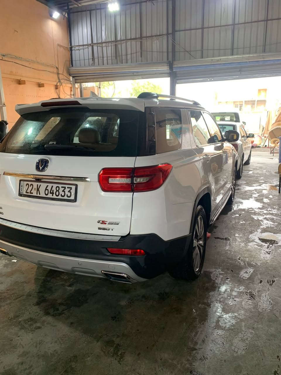 للبيع | شانجان CS95 موديل 2020 – فئة رويال (أعلى فئة)
📍 رقم أربيل

🔹 الحالة:
	•	السيارة فل مواصفات
	•	بدون صبغ
	•	فقط برد كولش صغير جداً بالجنطة

🔹 المواصفات الفنية:
	•	محرك تيربو 2000 سي سي
	•	4 سلندر
	•	أنظمة القيادة: NORMAL / SPORT / ECO / SNOW

🔹 المواصفات والميزات:
	•	فتحة سقف بانوراما
	•	حساسات 360 درجة
	•	كاميرات 360 درجة
	•	نظام الرادار
	•	نظام تحديد المسار
	•	نقاط عمياء + إشارة بالمرايا
	•	كراسي جلد كهربائية لون عسلي
	•	7 ركاب
	•	جنطة خلفية كهربائية
	•	تشغيل عن بُعد
	•	مثبت سرعة
	•	مرايا كهربائية
	•	مكيف 3 مناطق
	•	8 إيرباج
	•	بالإضافة إلى العديد من المواصفات الأخرى

🔹 الصيانة والحالة الميكانيكية:
	•	السيارة عليها إدامة كاملة
	•	صدر جديد + فيت بم جديد من الوكالة
	•	بلكات جديدة من الوكالة
	•	تخم تايرات جديدة
	•	دسكات + دبل لنك من الرفاعي

🔹 المسافة المقطوعة:
	•	185,000 كم حقيقي (قابل للزيادة)

💰 السعر: 145 ورقة

📍 المكان: بغداد – النسور أو المحمودية
📞 للاستفسار:
*********** (متوفر واتساب)
