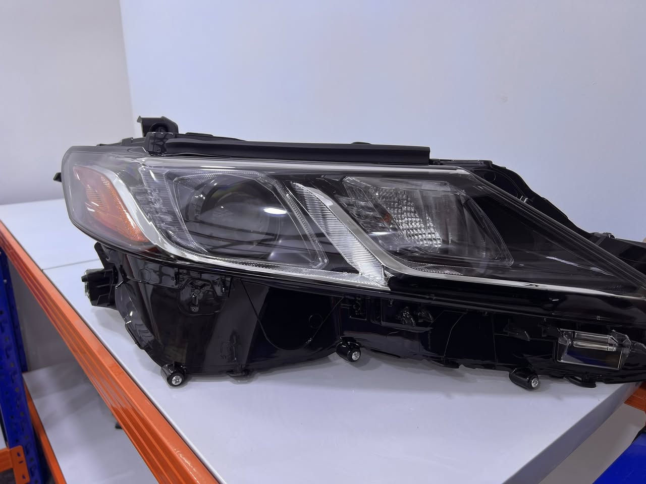 السلام عليكم  على بركة الله تم وصول وجبة جديدة من المواد
ماسكات لايتات -دعاميات -جاملغ- بنيد- بطانة 
شباك- بروجكتور - جام لايت
 كامري جميع الموديلات
كورلا كروس 
فرونتلاندر
كورلا جميع الموديلات
 جملة مفرد 
مكتب انوار الضامن
***********
