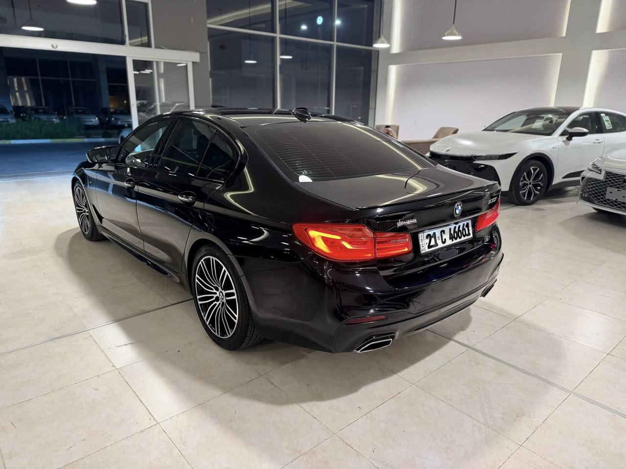 2018 Bmw 530 وكالة العروش خليجي
فول مواصفات 
داخل مشمشي و جلد
ام باكج بلادي
سلايد 
بردات خلفية و جانبية
ابواب شفط
كاميرات 360
ماشية :١٤٦٠٠٠km حقيقي
بيها جملغ امامي صبغ و شوية من البونيد بدون دواخل
لتواصل: ☎️ ***********
مكان السيارة السليمانية   كوردستان موتورز شركة برزاي دابان
