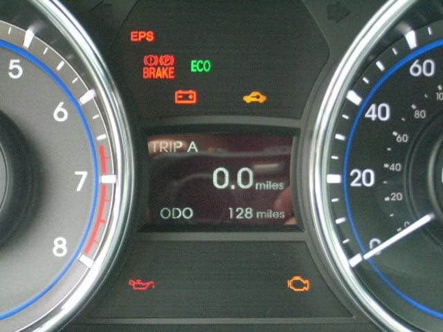 السلام عليكم هونداي سوناتا موديل ٢٠١٢رقم بغداد داخلة كلين تايتل بدون حادث السياره فول مواصفات بصمه وجلد وكشن كهرباءوويل جبير فول الفول ماعدا الفتحه محرك 2400جي دي اي للبيع بسعر 11000$ لاستفسار الاتصال علئ الرقم.*********** بغداد, العراق
