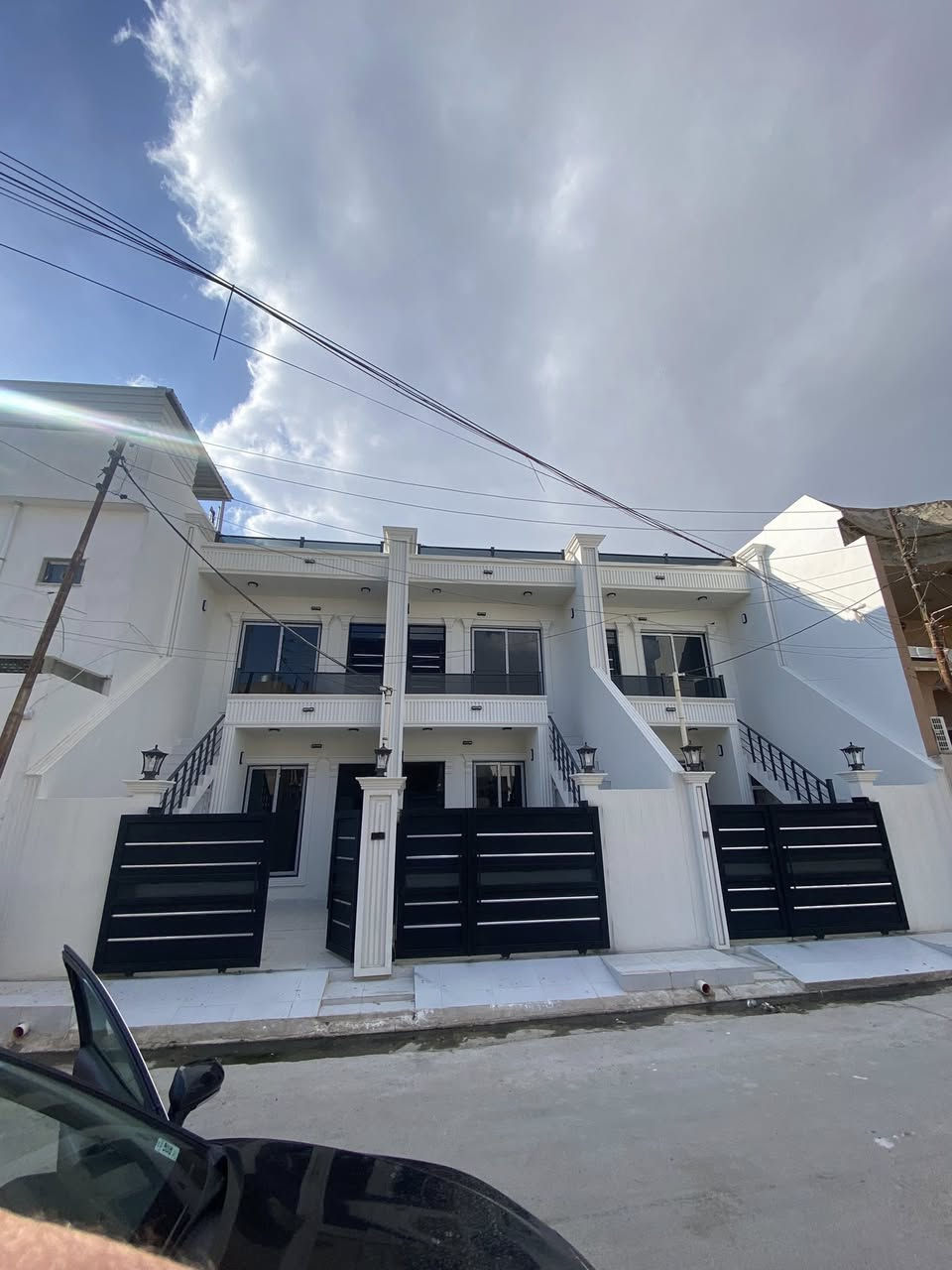 #الدار للبيع طابو صرف بناء صفر 3غرفه نوم 
#الموقع كركوك حي عسكري 3بيوت صفر
#مساحه 118متر طابق ونص درج خارجي 
#السعرعلق تم معرفة سعر نهائي 
***********#للاستفسار
