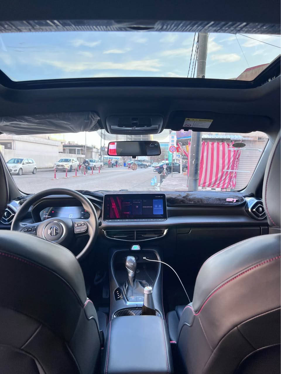 ئێمجی جیتی ٢٠٢٥ فوول مواسەفات بە سفری خۆم دەرم کردوە یەک دەستە بەناوی خۆمەوەیە فوول مواسەفات و فوول جوانکاری تەعدیل سورعە سلاید بەصمە برێک ئۆتۆ هۆڵد تەحەکوماتی کاملی سەر سوکان بەرمەجەی دیلکۆ زەمانی ٢٠ ساڵ بە بەنزینی نۆرماڵیش لێنادات لایت زینۆن عەدەسە لید، کامل سێرڤس بۆ کڕین پەیوەدی بکە بە ژ.م ***********~~*********** السليمانية, العراق
