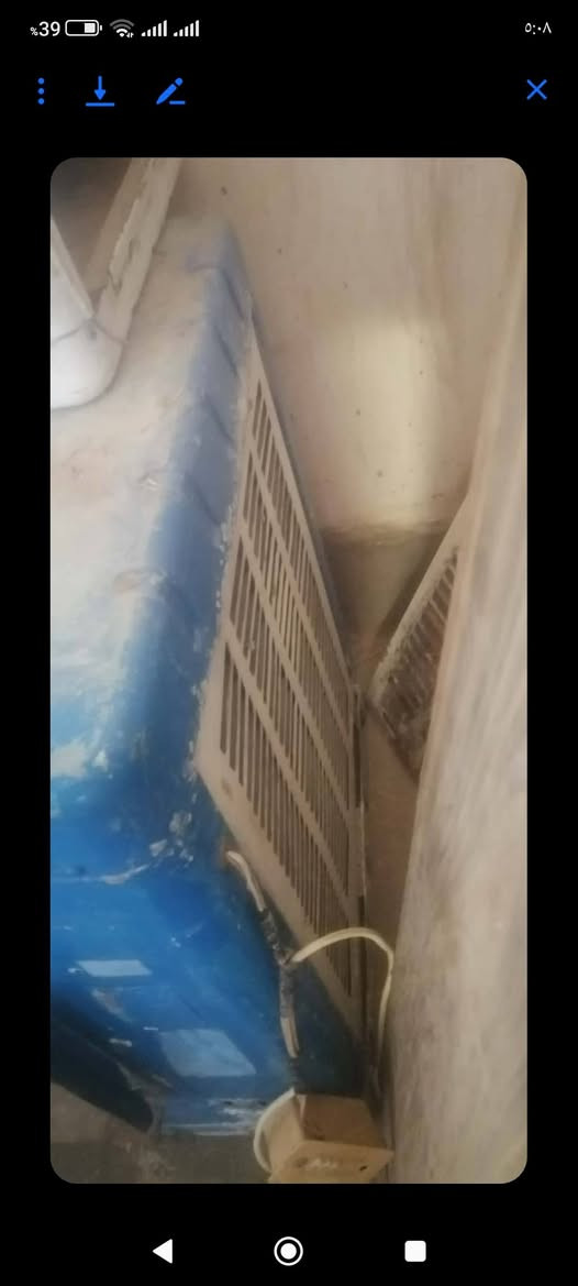 سلام عليكم ورحمه الله وبركاته
مبردة سوبر التريك اول باب حجم 2.5
بحالة جيدة ماطور بلادي ماشايف مصلح
العنوان كركوك قادسية2قرب جامع صابرالكردي 
***********
***********
