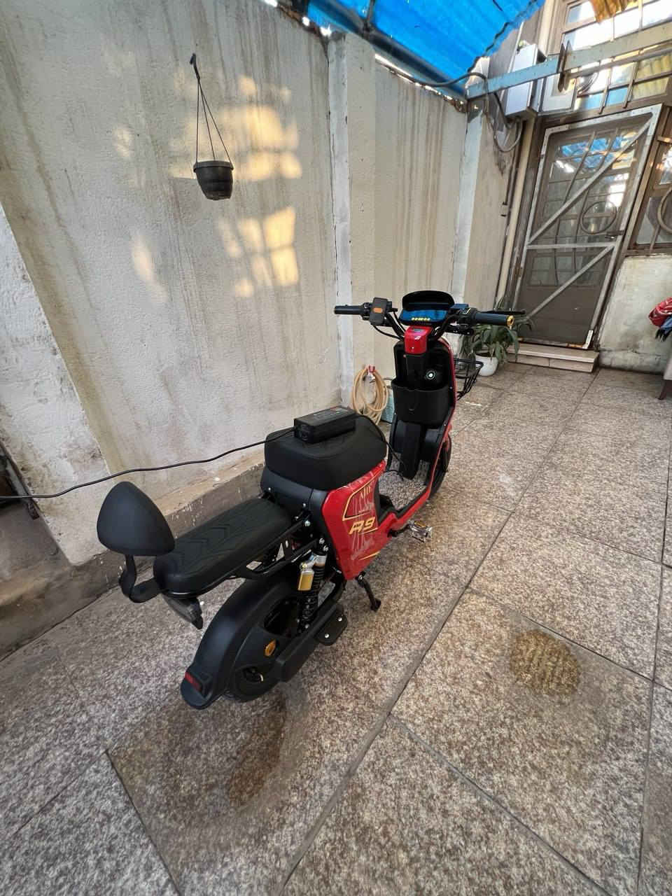 هذا الدرج ار 9 ماشيه 3000 جديده سرعه سرعه 65 حقيقي السعر 500.000 وبيها مجال رقم***********كربلاء حي الميلاد مجاور اسواق البروج
