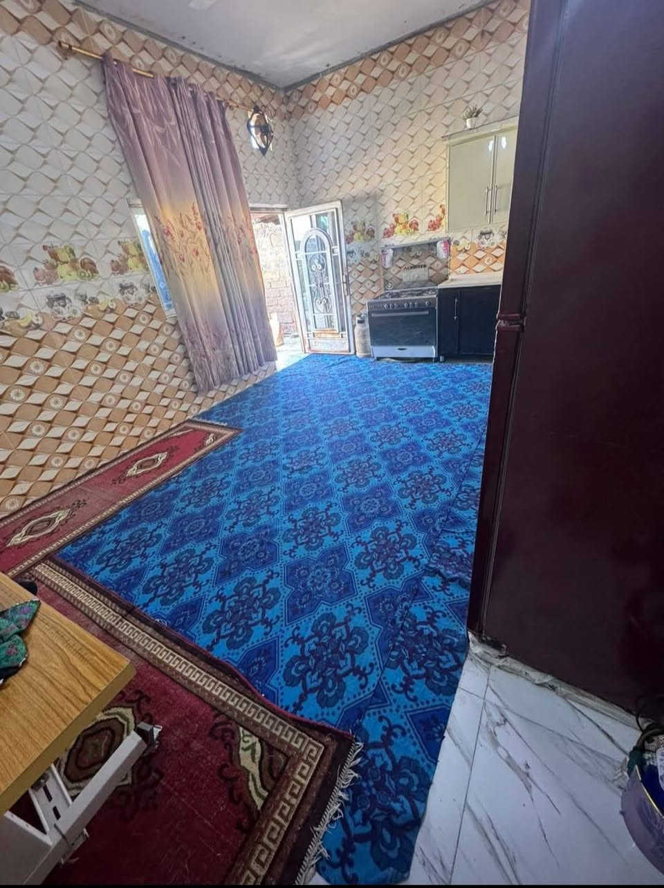 ألسلام عليكم بيت البيع كوت حي جوادين غرف نوم أثنين5×4صاله 9×5أستقبال 6×4.5  وألاستفسار ع هاذ رقمم
***********
***********
