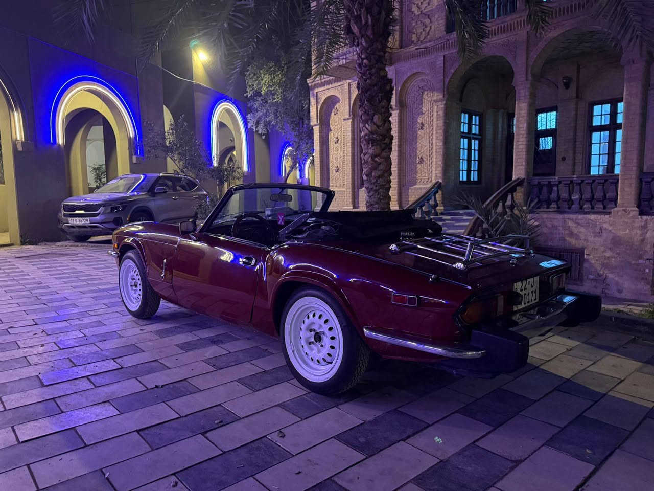 سياره كلاسك بريطانيه
اسمها ترويمف(سبيتفاير 

للبيع 

موديل ١٩٧٨ 

كشف 

كلش نضيفه مكينه وكير تخبل مكفولات بيها شلعه 

ومعدل تشك الكاع 

اربعه سلندر 

جاهزه من كلشي مابيها نقص برغي مصبوغه عام جماليه 

رقم اربيل نكليزي 

السعر 127 وبيهة مجال

موجوده بلغدير مقابل شقق زيونه

*********** سيف
