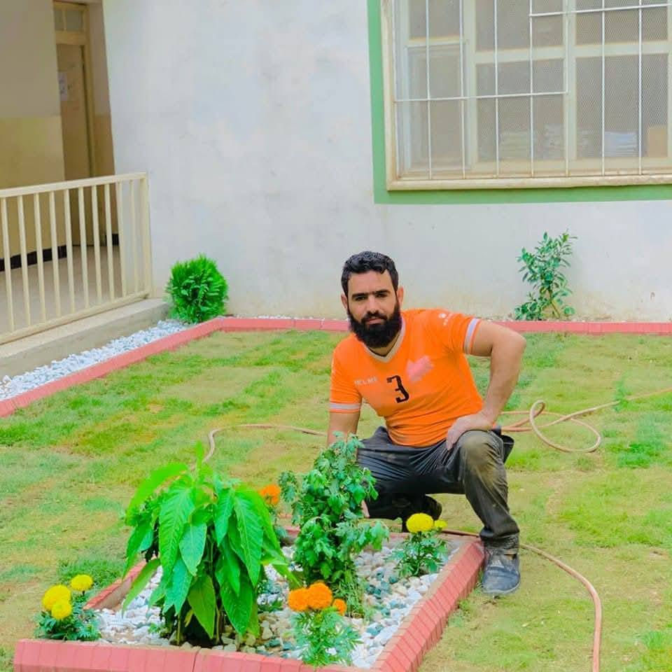 السلام عليكم ورحمة الله
اخيكم أبو قصون ال حجاجي
قرية شميط
تريد شغل من مواد بصيطة وشغل مرتب
تره الله وفقنة والحمدلله
***********
