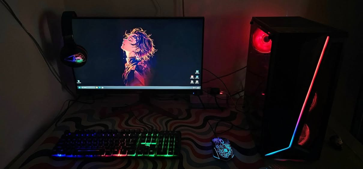 🔥 للبيع PC Gaming كامل ويا شاشة 🔥

✨ الحالة: مستعمل خفيف ونظيف جداً

💻 مواصفات الحاسوب:
🔸 المعالج: AMD Ryzen 5 3500
🔸 كرت الشاشة: NVIDIA GeForce GTX 1650 4GB
🔸 اللوحة الأم: B450
🔸 الرام: 16GB DDR4 بسرعة 3200MHz
🔸 التخزين: SSD 120GB + HDD 1TB
🔸 مزود الطاقة: 500W
🔸 الكيس: ALSEYE E-Tunnel

🖥️ الشاشة:
🔸 Acer KG251Q
🔸 دقة Full HD (1920×1080)
🔸 معدل تحديث 165Hz 🔥

🎧 الملحقات:
✔️ كيبورد ألعاب
✔️ ماوس ألعاب
✔️ سماعة رأس

✅ الجهاز نظيف جداً ومفحوص
✅ أداء ممتاز بدون مشاكل
✅ جاهز تشتغل عليه مباشرة

💰 السعر: 800 ألف قابل للتفاوض للجادين

📩 للتواصل خاص***********
