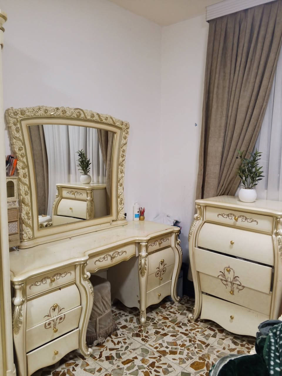 غرفة نوم مستعمله
بمليون ونص بغداد ***********
